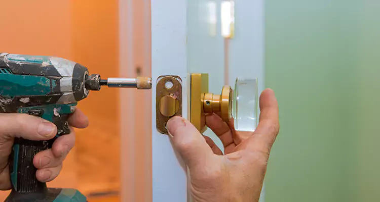 Broken Door Knob Fix in Melbourne, FL