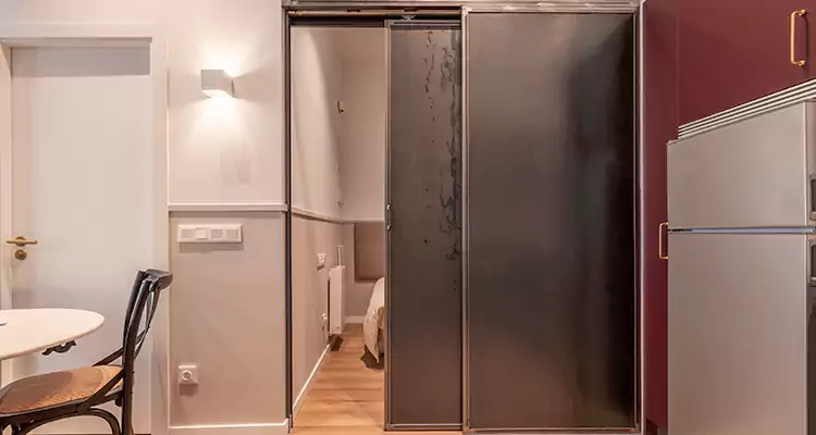 We Fix Closet Sliding Door in Melbourne, FL 
